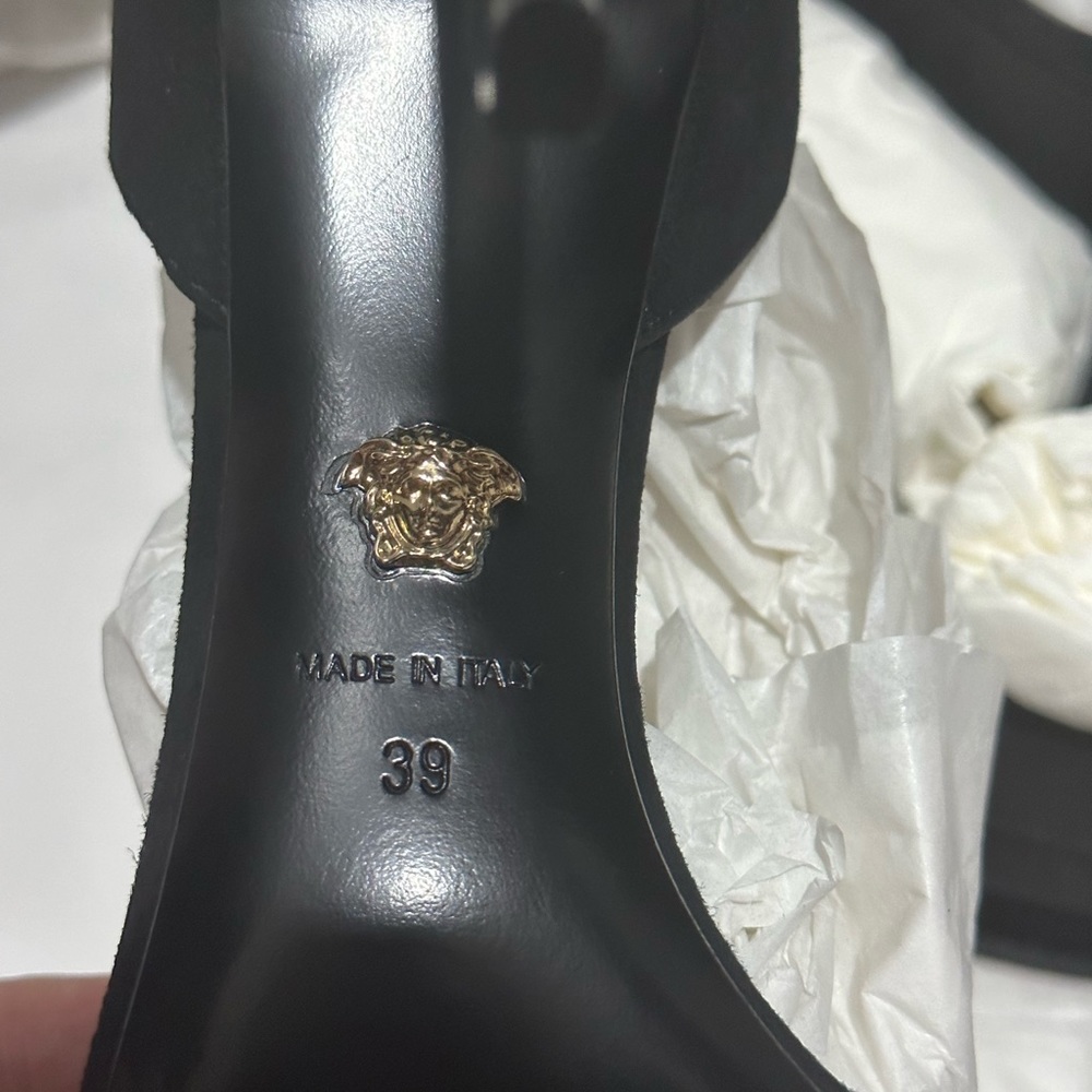 Versace heels - Picture 4 of 11